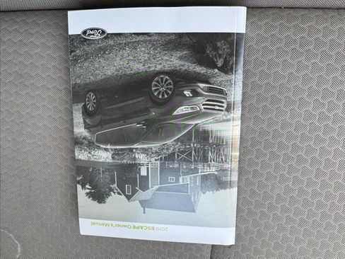 Used 2019 Ford Escape SE AWD/4WD image 22
