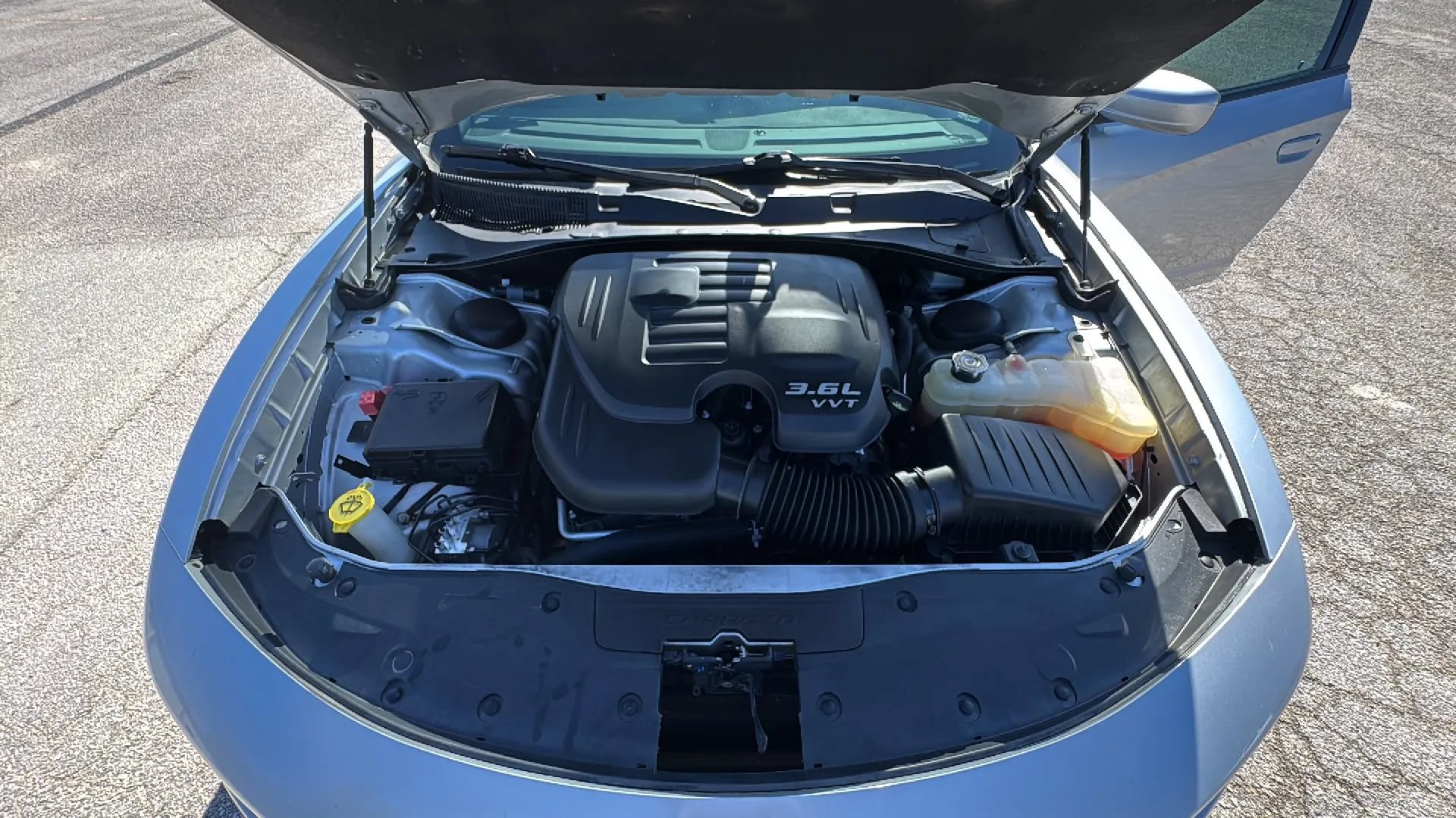 Used 2020 Dodge Charger SXT RWD image 26