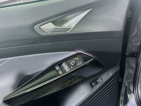 Used 2024 Volkswagen ID.4 S image 15