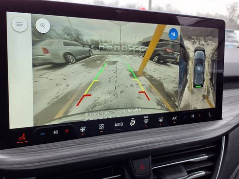 Used 2024 Ford Escape SE w/ PHEV Premium Package image 8