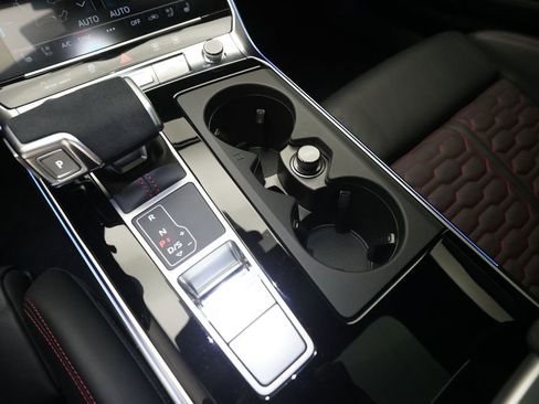 Used 2025 Audi RS 6 performance image 30