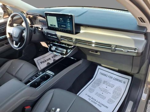 New 2025 Lincoln Corsair AWD w/ Equipment Group 101A image 12