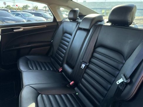Used 2020 Ford Fusion SEL image 16