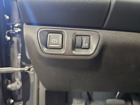 Used 2023 GMC Acadia SLT w/ Preferred Package AWD/4WD image 27