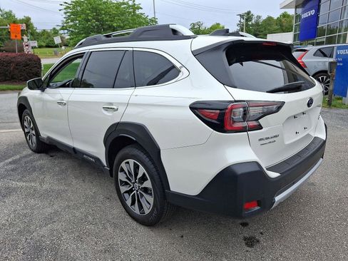 Used 2024 Subaru Outback Touring AWD/4WD image 4
