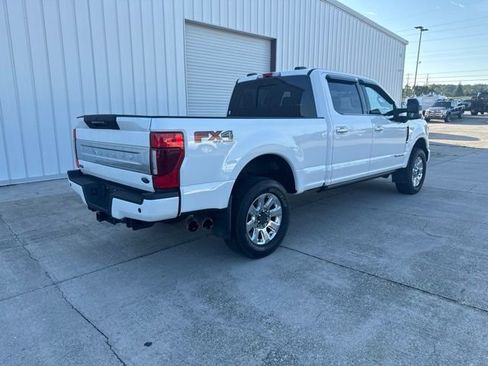Certified 2022 Ford F250 Platinum w/ FX4 Off-Road Package AWD/4WD image 5