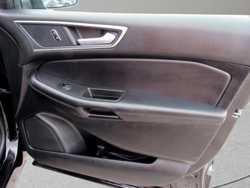 Used 2024 Ford Edge SEL image 32