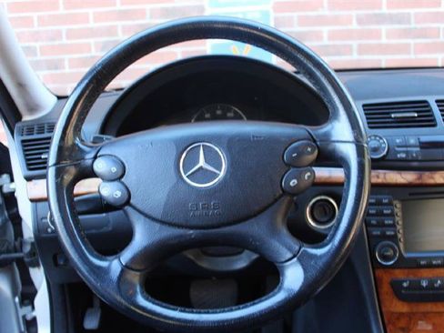 Used 2008 Mercedes-Benz E 350 Sedan image 15