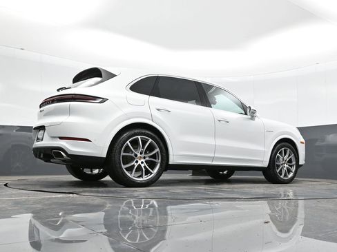 New 2026 Porsche Cayenne E-Hybrid image 30