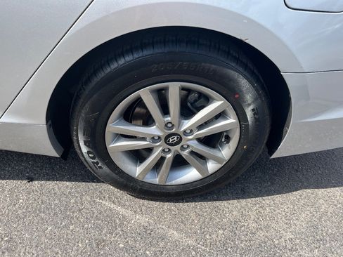 Used 2016 Hyundai Sonata SE FWD image 40