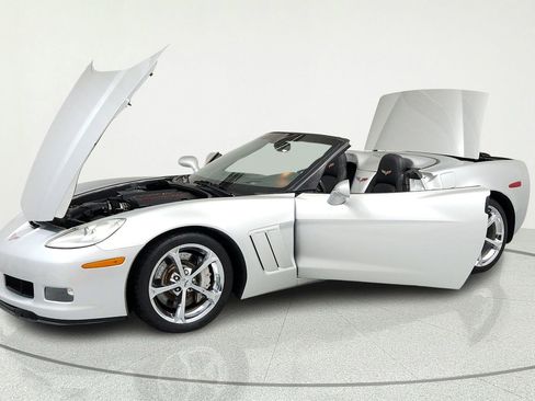 Used 2010 Chevrolet Corvette Grand Sport w/ Preferred Equipment Group RWD image 9