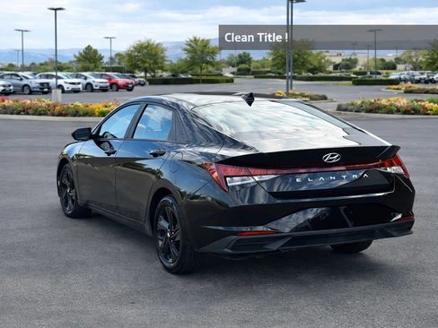 Used 2023 Hyundai Elantra SEL image 3