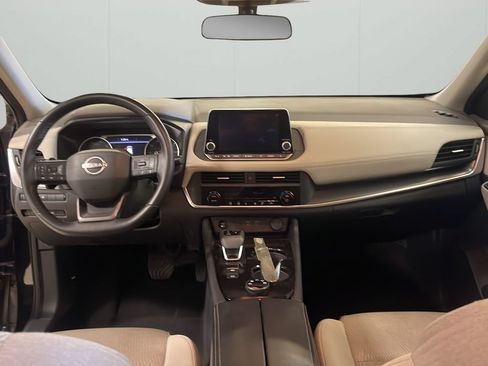 Used 2025 Nissan Rogue SV AWD/4WD image 17