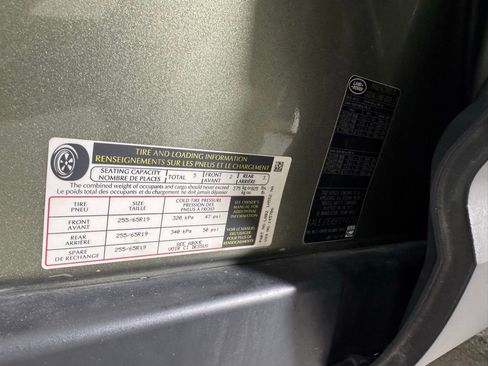 Used 2023 Land Rover Defender 110 S image 33