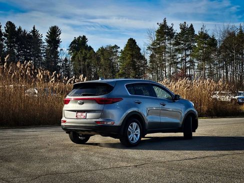 Used 2019 Kia Sportage LX image 4