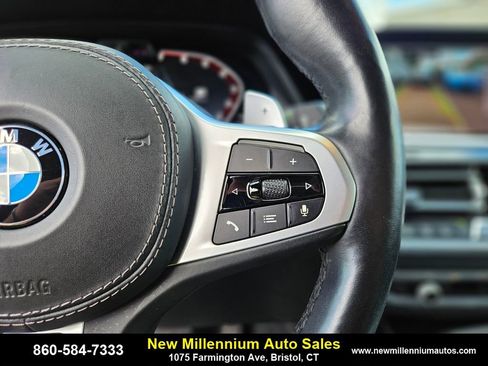 Used 2021 BMW X7 M50i image 24