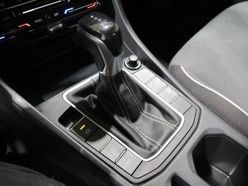 Used 2025 Volkswagen Jetta Sport FWD image 27