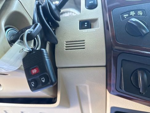 Used 2010 Ford F250 Lariat AWD/4WD image 30