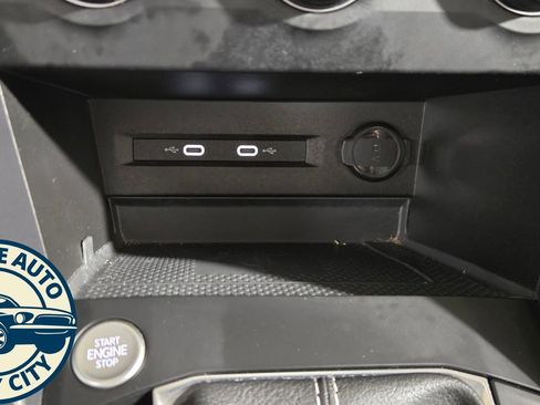 Used 2022 Volkswagen Taos SE FWD image 17