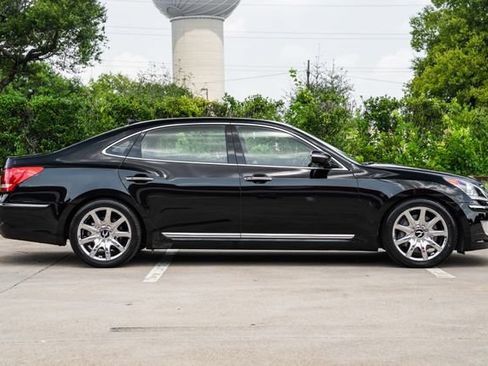 Used 2012 Hyundai Equus Signature RWD image 12