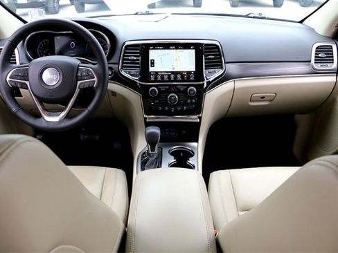 Used 2019 Jeep Grand Cherokee Limited image 25