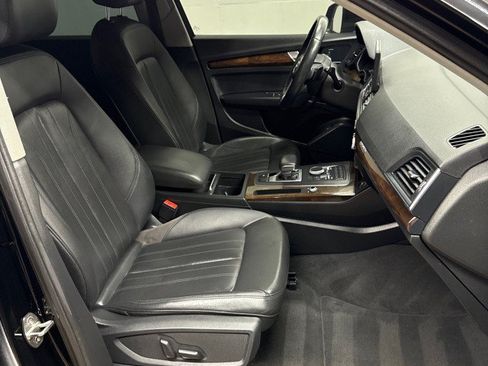Used 2019 Audi Q5 2.0T Premium AWD/4WD image 24