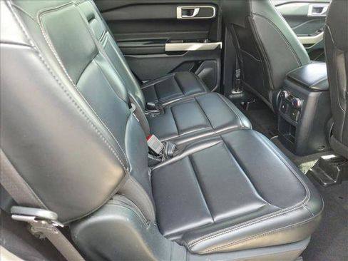 Used 2021 Ford Explorer XLT w/ Equipment Group 202A RWD image 18
