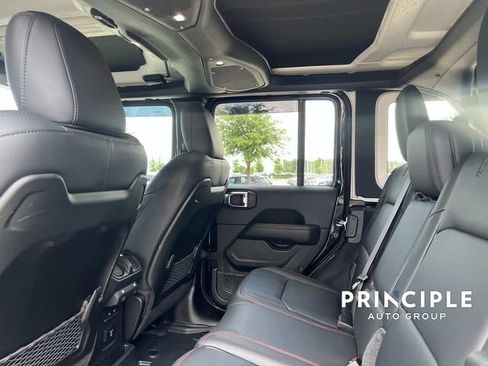 Used 2026 Jeep Wrangler Unlimited Rubicon AWD/4WD image 30