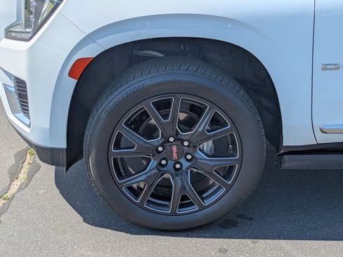 Used 2024 GMC Yukon Denali AWD/4WD image 10