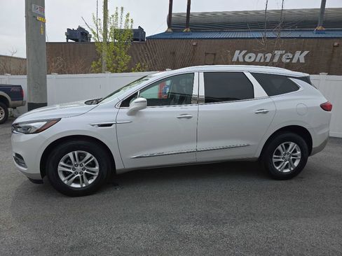 Used 2020 Buick Enclave Essence w/ Sound and Sites Package AWD/4WD image 11
