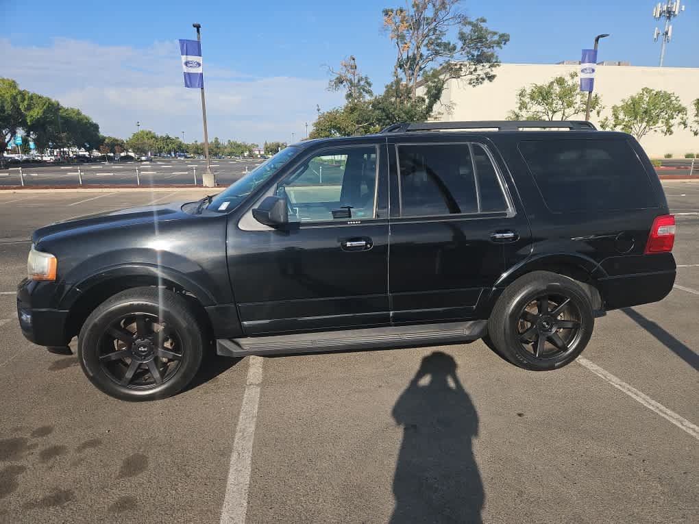 Used 2016 Ford Expedition XLT RWD image 4