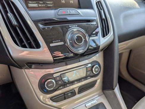 Used 2012 Ford Focus SEL image 17