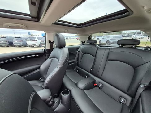 Used 2020 MINI Cooper S w/ Premium Package image 24