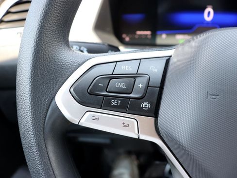 Used 2022 Volkswagen Tiguan S image 28