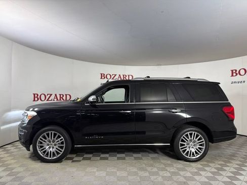 Used 2023 Ford Expedition Platinum AWD/4WD image 5