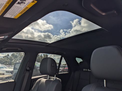 Used 2025 Mercedes-Benz GLE 450e 4MATIC image 25