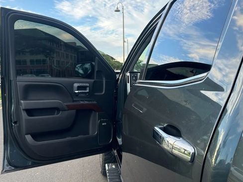 Used 2018 GMC Sierra 1500 SLT w/ SLT Premium Package image 13