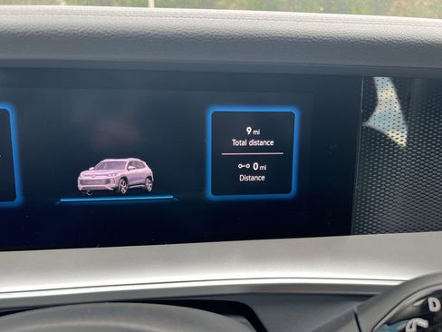 New 2025 Volkswagen Tiguan SE image 15