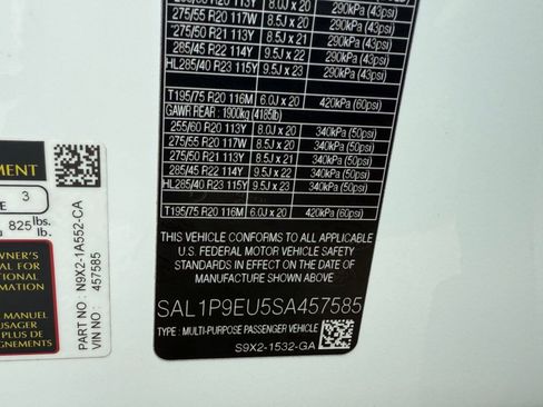 Certified 2025 Land Rover Range Rover Sport SE AWD/4WD image 32