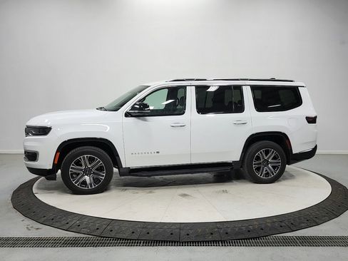 Used 2025 Jeep Wagoneer 2WD image 4