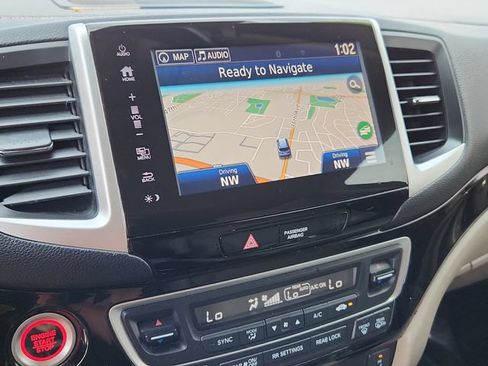 Used 2017 Honda Pilot Touring image 23