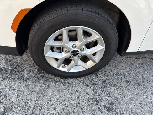 Used 2025 Kia Soul LX w/ LX Technology Package image 25