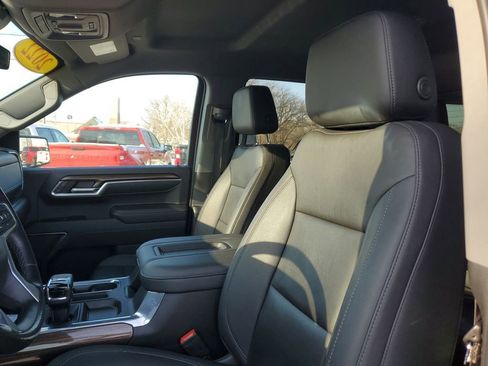 Used 2022 Chevrolet Silverado 1500 LT w/ Leather Package image 13