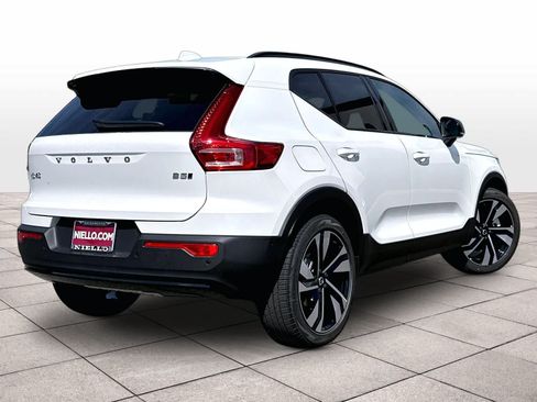 New 2026 Volvo XC40 B5 Ultra w/ Protection Package Premier AWD/4WD image 4