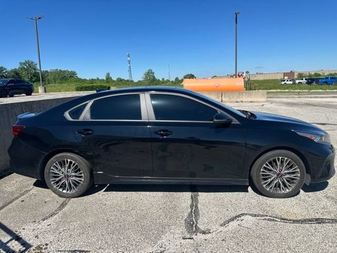 Used 2022 Kia Forte GT-Line w/ GT-Line Premium Package FWD image 4