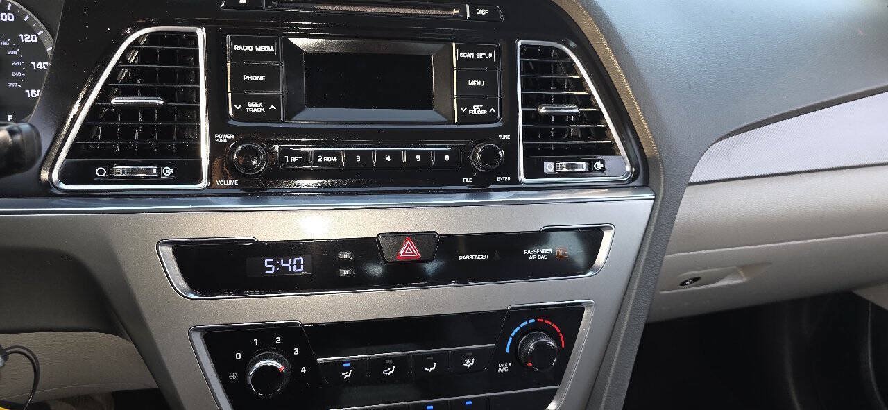 Used 2017 Hyundai Sonata SE FWD image 10