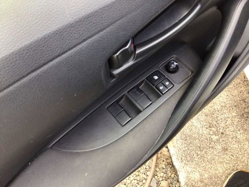 Used 2024 Toyota Corolla LE FWD image 14