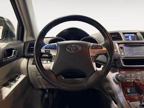 Used 2013 Toyota Highlander Limited AWD/4WD image 13