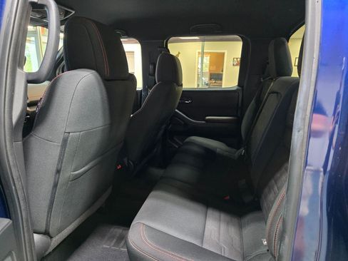 Used 2022 Nissan Frontier PRO-4X w/ Technology Package AWD/4WD image 19