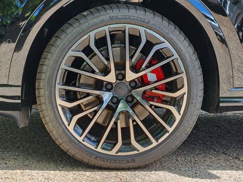 New 2026 Audi SQ5 Prestige AWD/4WD image 9